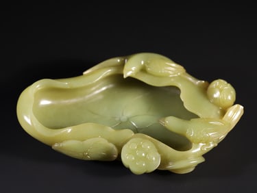 A Exquisite Hetian Jade Lotus-Shaped Brush Washer Ornament