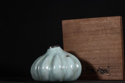 A Rare Guan Kiln Powder Blue Glaze Garlic Head Water Dropper
