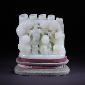 A Rare Hetian Jade Figures Ornament