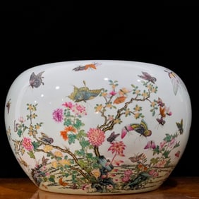 A Rare Famille Rose Gilt Butterfly and Flower Pattern Vat