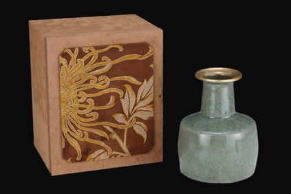 A Rare (Qianlong Inscribed Poem) Guan Kiln Powder Blue Glaze Gold-Tracing Ice Crack Bottle