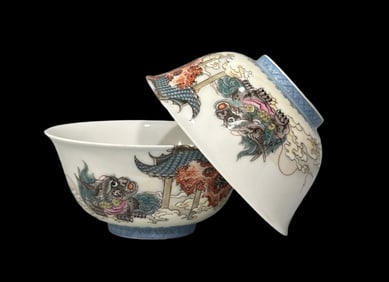 A pair of Rare Enamel Green Edge Auspicious Beast Pattern Cup