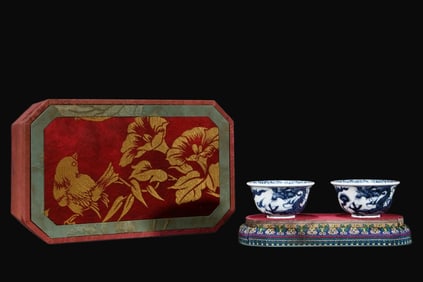 A pair of RareBlue and White Dragon Pattern Cup