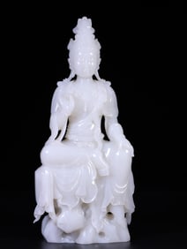 A Exquisite Hetian Jade Guanyin Ornament