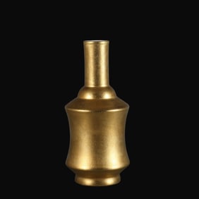 A Rare Gilt Carved Phoenix Tail Grass Pattern Vase