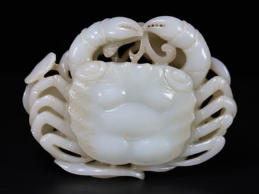 A Exquisite Hetian Jade Crab-Shaped Ornament