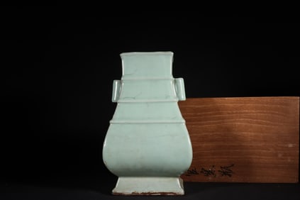 A Rare Guan Kiln Powder Blue Glaze String Pattern Double-Ear Square Bottle