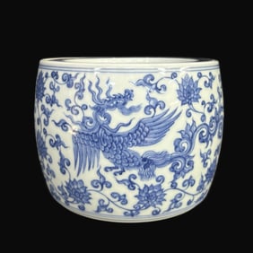 A Rare Blue and white Lotus and Phoenix Pattern Cricket Jar