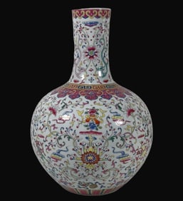 Famille-Rose Lotus Pattern Vase
