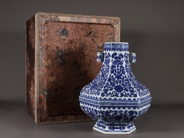 A Rare Blue and White Flower Pattern six-rowed Vase