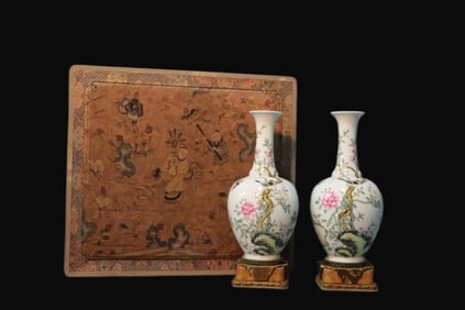 A pair of Exquisite Famille-Rose with poem Flower and Bird Pattern Vase