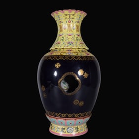 A Rare Sacrificial Blue Gilt Yellow-Ground Interlaced Lotus Pattern Revolving Heart Vase