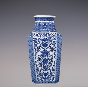An Exquisite Blue and White Lotus Pattern Dragon Pattern Eight Treasures Pattern Vase