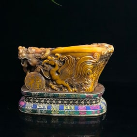 An Exquisite Shoushan Stone Dragon and Phoenix Pattern Seal Ornament