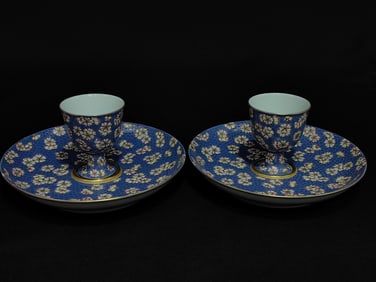 An Exquisite Famille-Rose Painted Gold Flower Pattern Cup