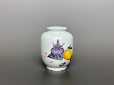 A Pair of Exquisite Enamel Insect Pattern with poem Vase