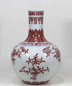 An Exquisite Underglaze-Red Flower and Fruit Pattern Lotus Pattern Vase