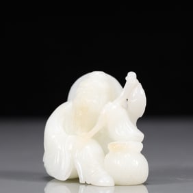An Exquisite White Jade Auspicious Cloud Pattern Bracelets