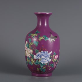 An Exquisite Famille-Rose Flower and Bird Pattern Vase