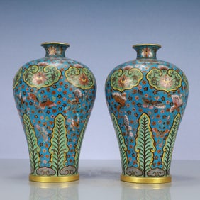A Exquisite A pair of Cloisonne Flower and Butterfly Pattern Vase
