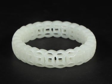 An Exquisite White Jade Bracelets