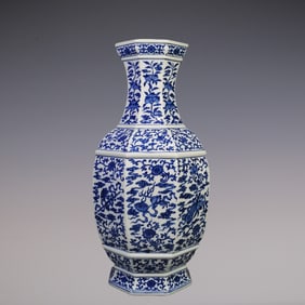 An Exquisite Blue and White Bats and Peach Pattern Eight Treasures Pattern Vase