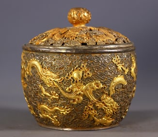 An Exquisite Gilt Bronze Dragon Pattern Jar