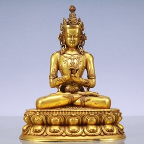 An Exquisite Gilt Bronze Statue of Avalokitesvara