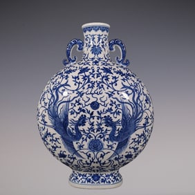 An Exquisite Blue and White Lotus Pattern ??Double-Ears Vase