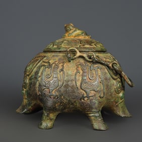 A Exquisite Bronze Bird Pattern Ewer