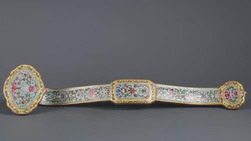 An Exquisite Famille-Rose Lotus Pattern Ruyi Ornament