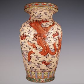 An Exquisite Famille-Rose Painted Gold Phoenix Pattern Lotus Pattern Vase