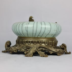 An Exquisite Ge yao Inlaid Bronze Flower and Bird Pattern Brush Washer