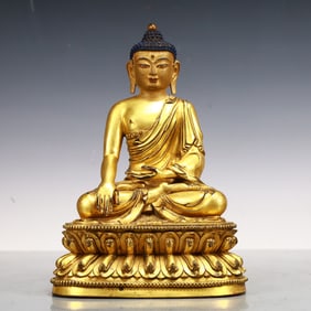 A Exquisite Gilt Bronze Statue of Sakyamuni