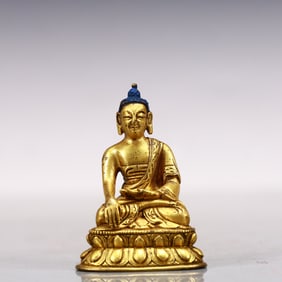 A Exquisite Gilt Bronze Statue of Sakyamuni