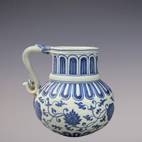 An Exquisite Blue and White Lotus Pattern Ewer