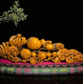 An Exquisite Shoushan Stone Chi-Dragon Pattern Flower and Fruit Pattern Ornament