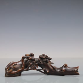 A Exquisite Eaglewood Flower Pattern Paper Weight