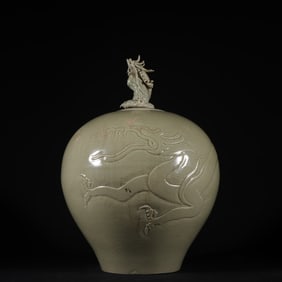 An Exquisite Yue yao Seawater Pattern Dragon Pattern Jar