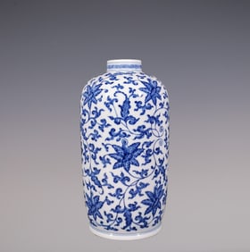 An Exquisite Blue and White Lotus Pattern Vase