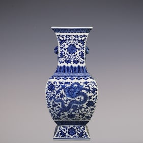 An Exquisite Blue and White Lotus Pattern Dragon Pattern Double-Ears Vase