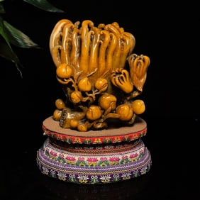 An Exquisite Shoushan Stone Bergamot Pattern Ornament