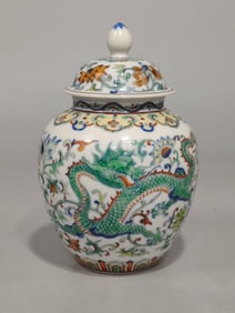 An Exquisite Doucai Lotus Pattern Dragon and Phoenix Pattern Jar