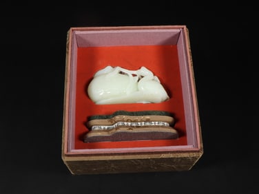 An Exquisite White Jade Goose Ornament