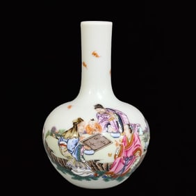 An Exquisite Famille-Rose Character and Story Pattern Vase