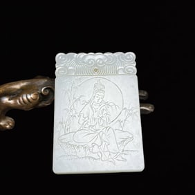 An Exquisite White Jade Statue of Avalokitesvara Pendant