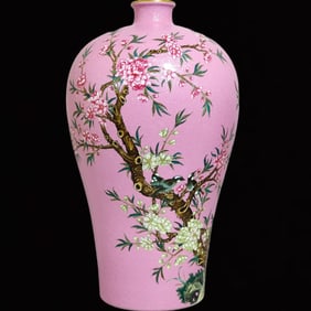 A Rare Famille-Rose Painted Gold Flower and Bird Pattern Vase,With Poem