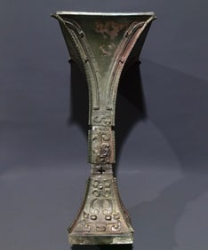 A Huge Bronze Beast-Face Pattern Vase