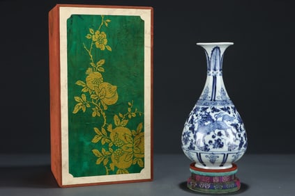 An Exquisite Blue and White Lotus and Kylin Pattern Vase
