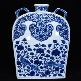 A Huge Blue and White Flower and Peacock Pattern Vase